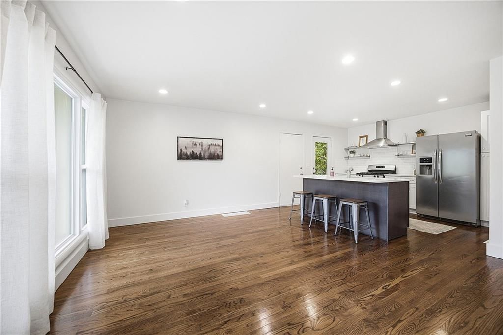 2515 Lexington Avenue — photo 7
