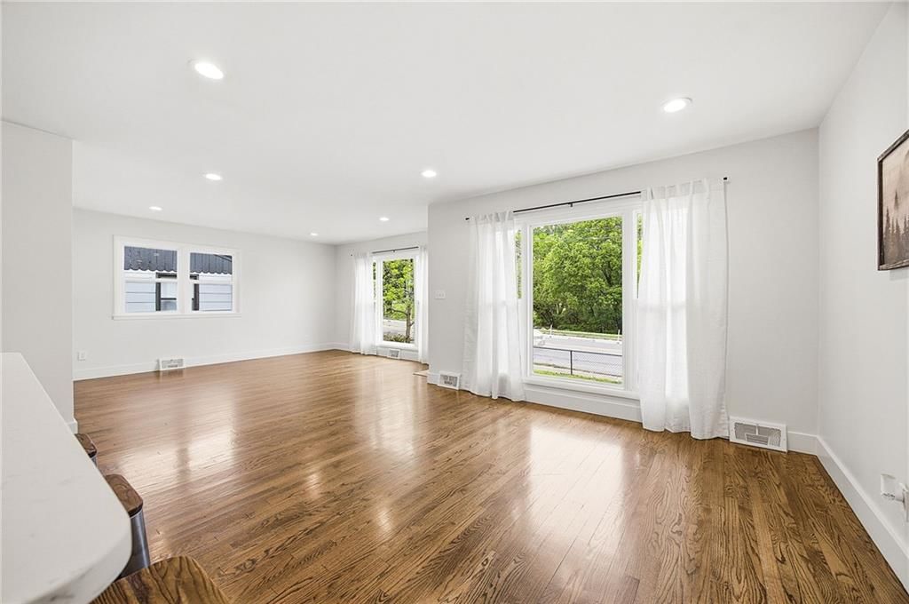 2515 Lexington Avenue — photo 11