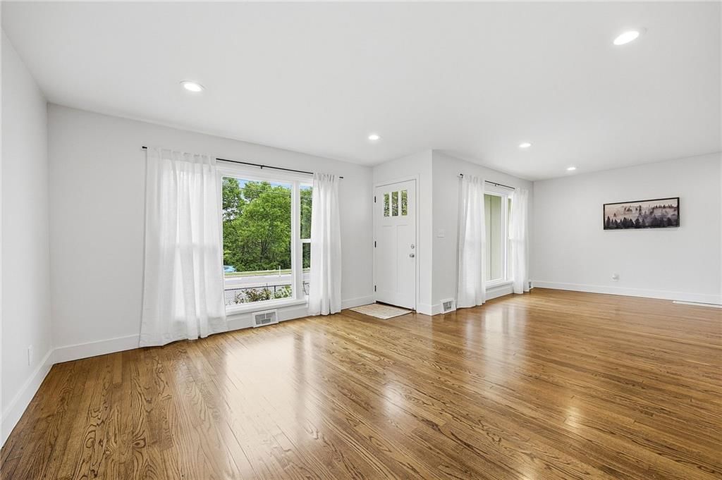 2515 Lexington Avenue — photo 13