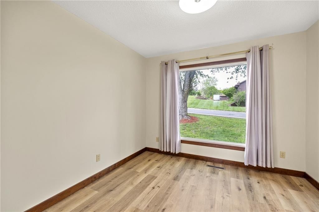 900 Summit Road — photo 16