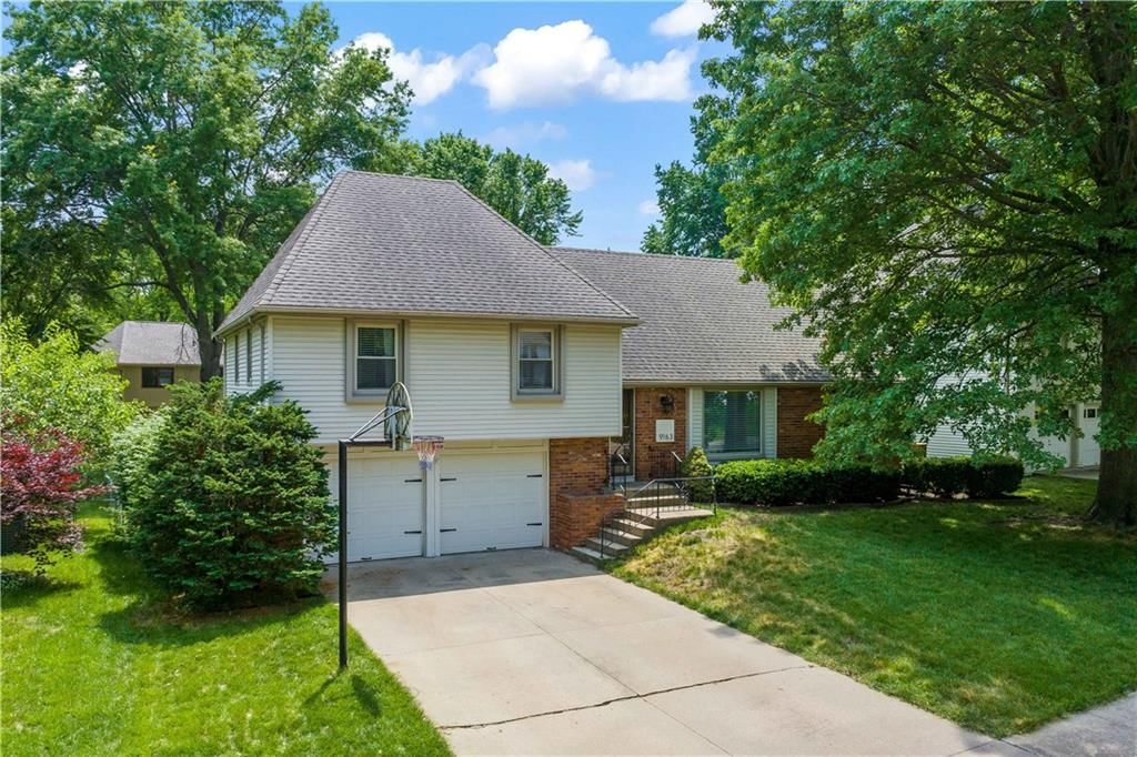 9163 W 92nd Street, Overland Park, KS