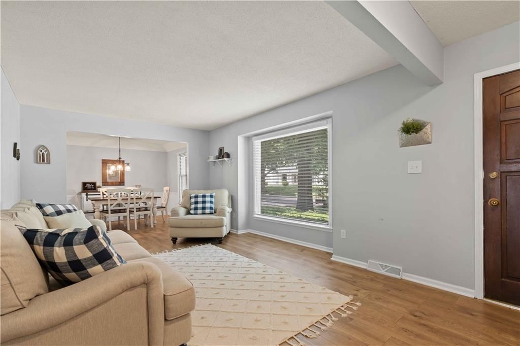 9163 W 92nd Street — photo 4