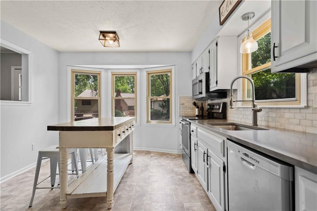 9163 W 92nd Street — photo 8