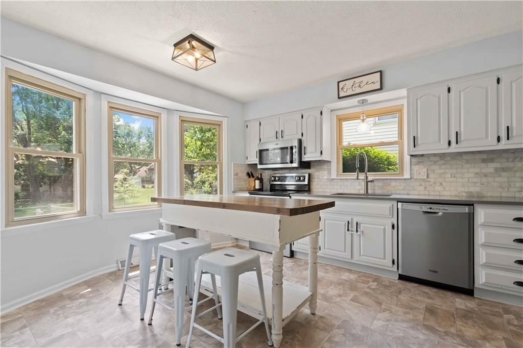 9163 W 92nd Street — photo 9
