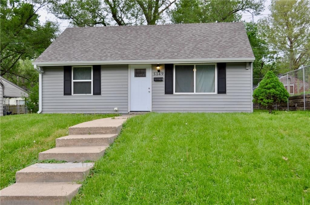 5149 Crest Drive, Kansas City, KS