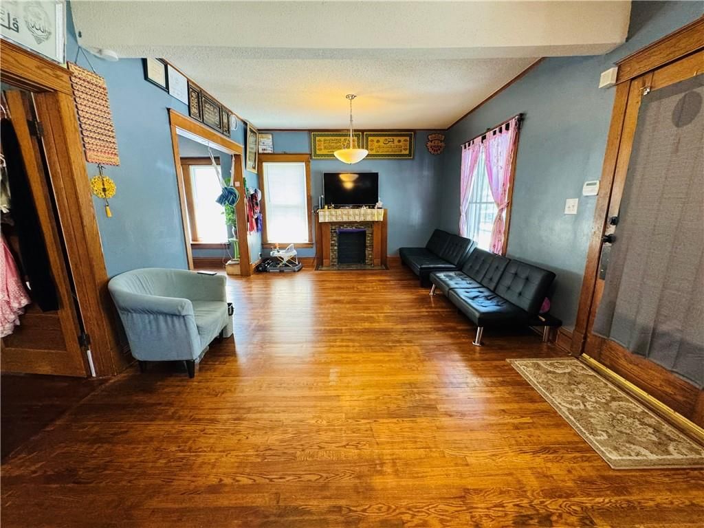 527 Quincy Avenue — photo 3