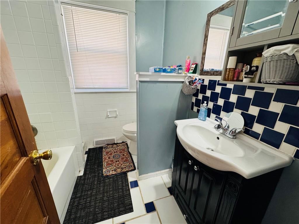 527 Quincy Avenue — photo 8