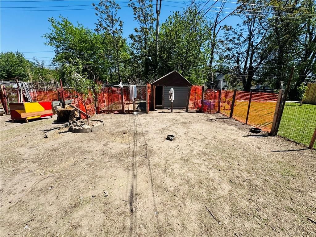 527 Quincy Avenue — photo 15