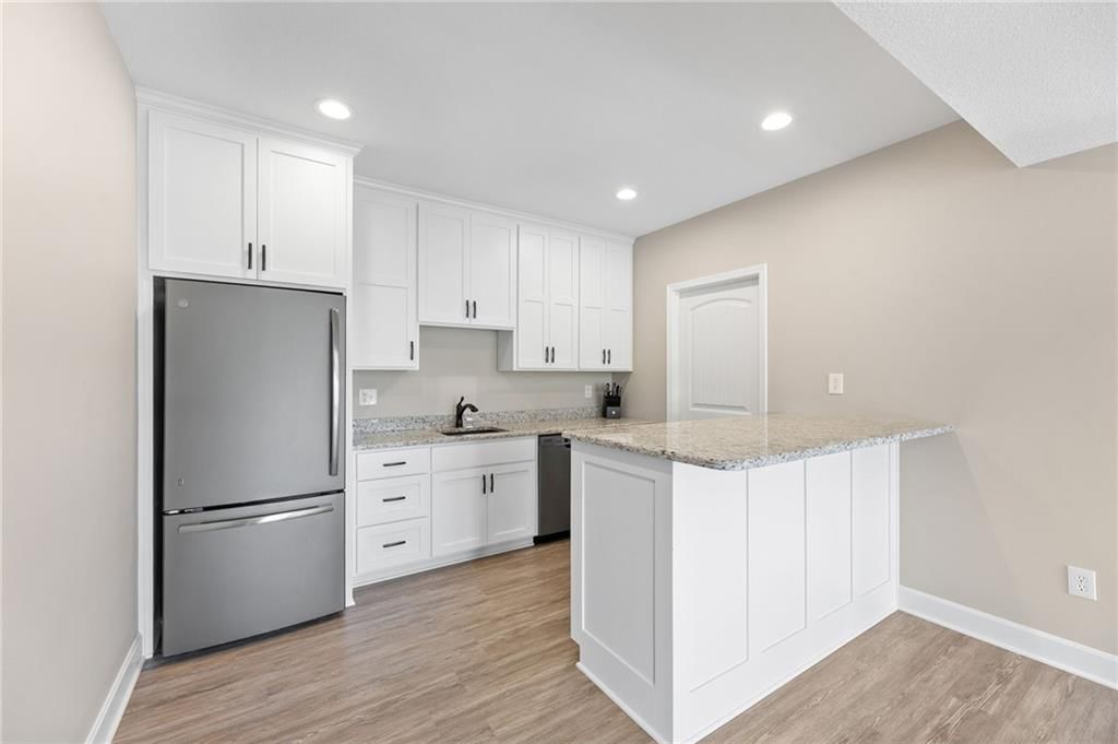 3405 N 109th Terrace — photo 32