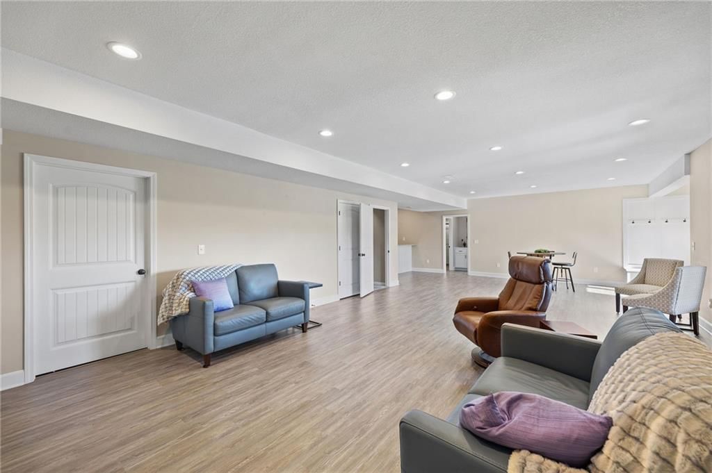 3405 N 109th Terrace — photo 35
