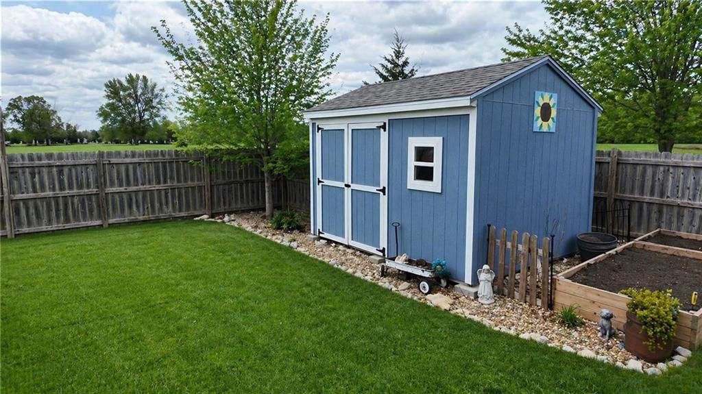 21650 W Wilson Street — photo 5