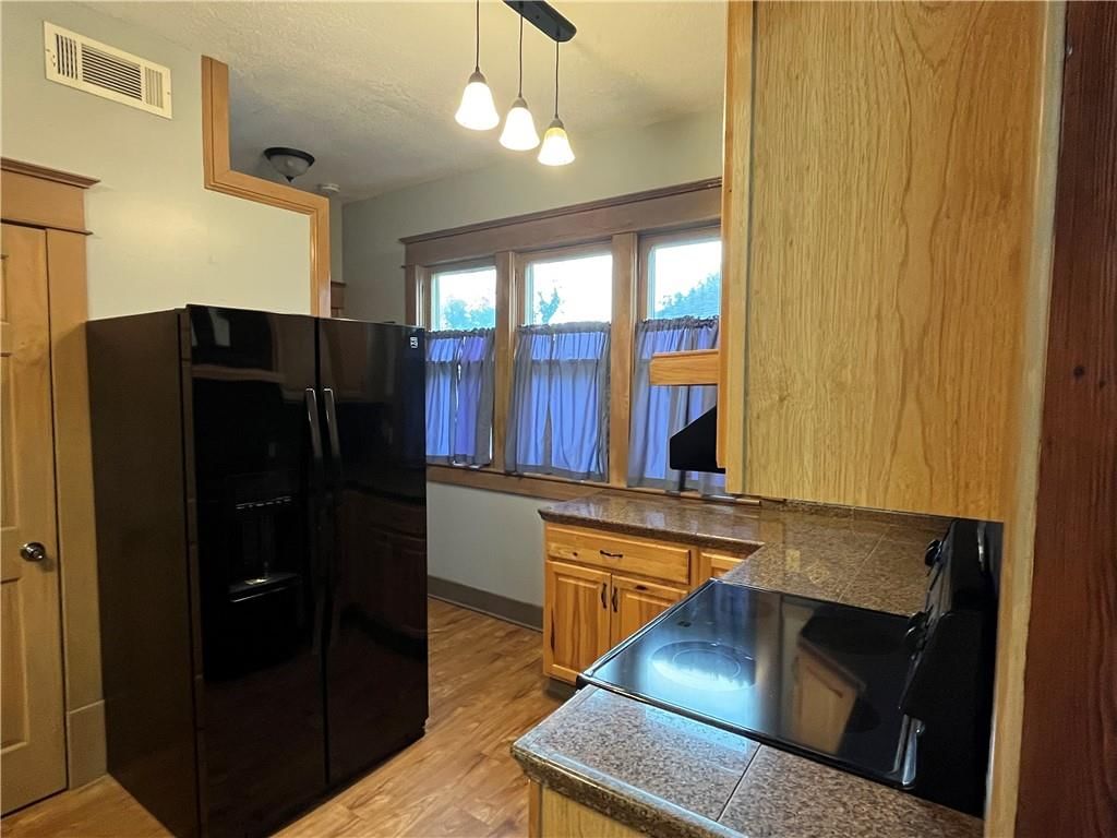 209 S Oak Street — photo 19