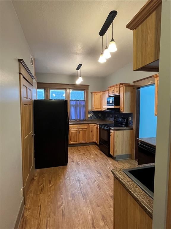 209 S Oak Street — photo 20