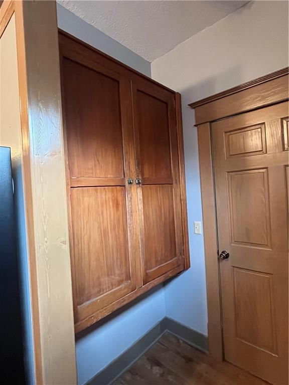209 S Oak Street — photo 23