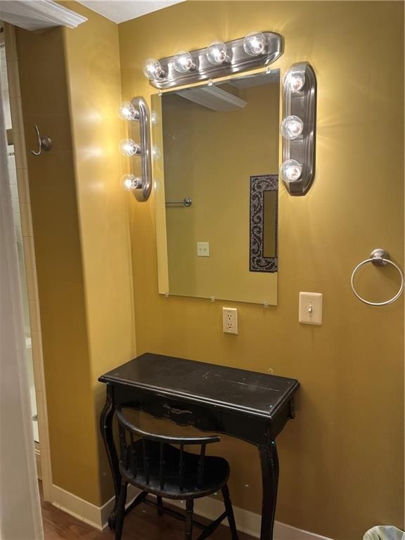 209 S Oak Street — photo 27