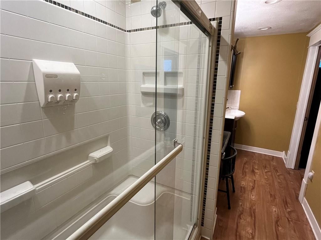 209 S Oak Street — photo 30
