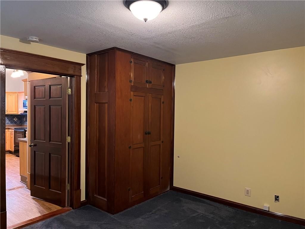 209 S Oak Street — photo 32
