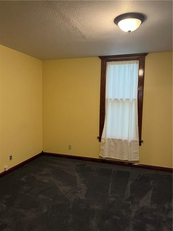 209 S Oak Street — photo 33