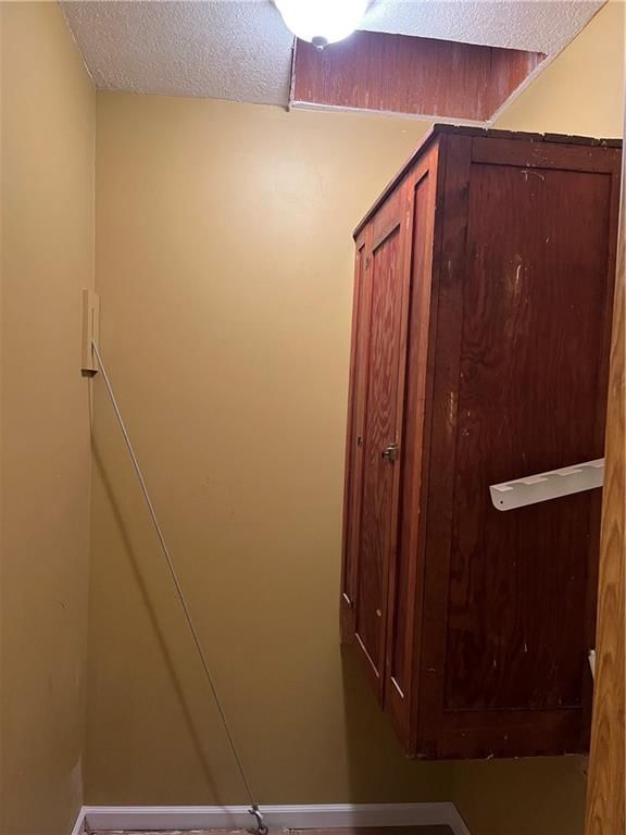 209 S Oak Street — photo 36