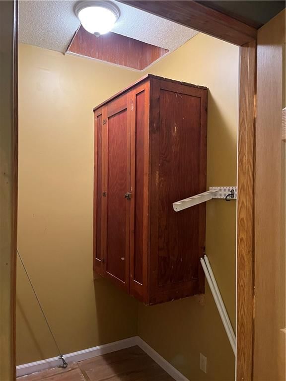 209 S Oak Street — photo 37