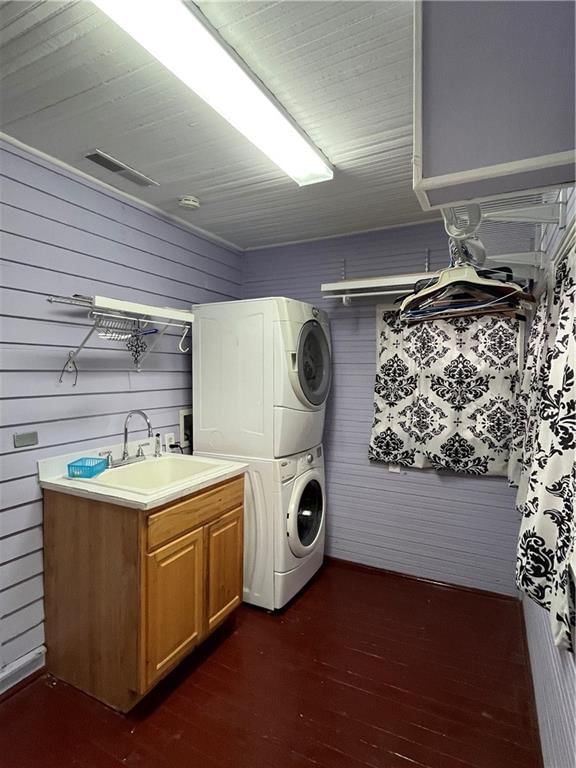 209 S Oak Street — photo 39