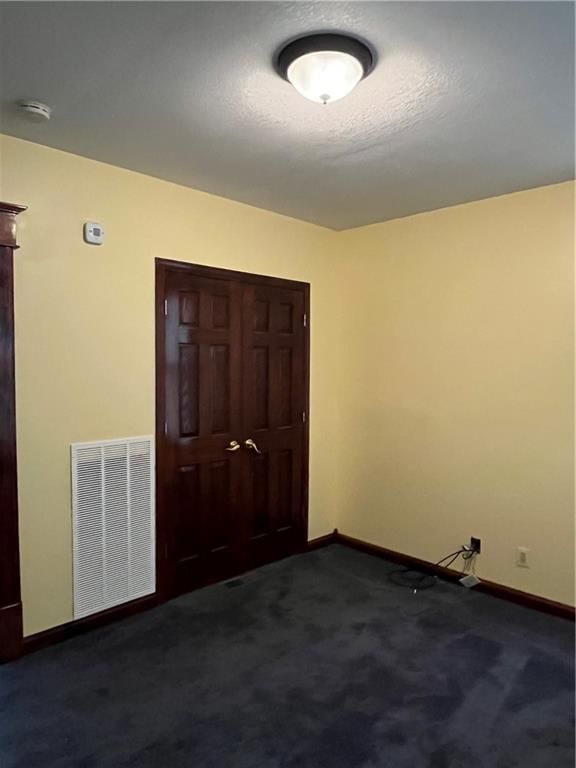 209 S Oak Street — photo 41