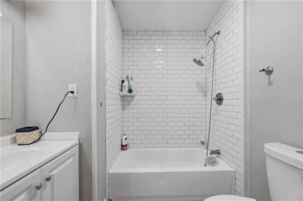 4239 Chestnut Avenue — photo 19