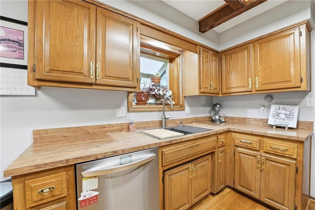 8406 NW 62nd Terrace — photo 8