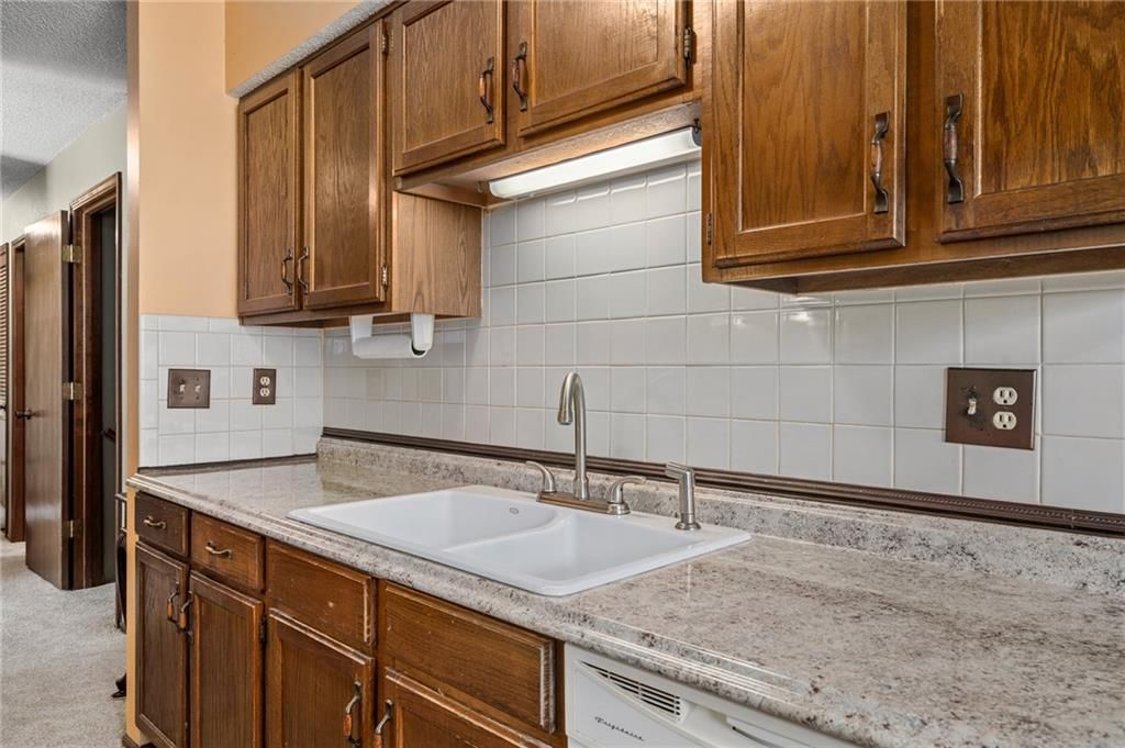 13020 S Raintree Drive — photo 16