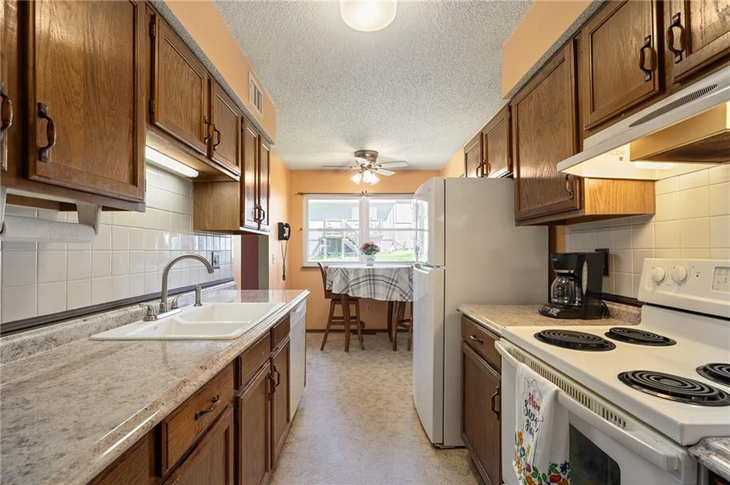 13020 S Raintree Drive — photo 17