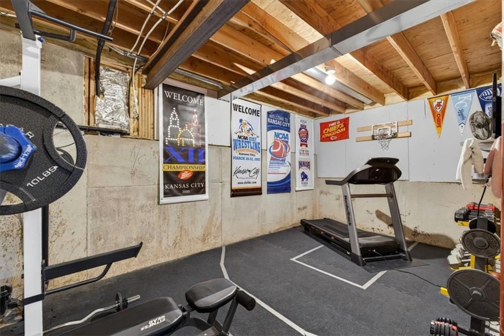 21612 W 100 Terrace — photo 33