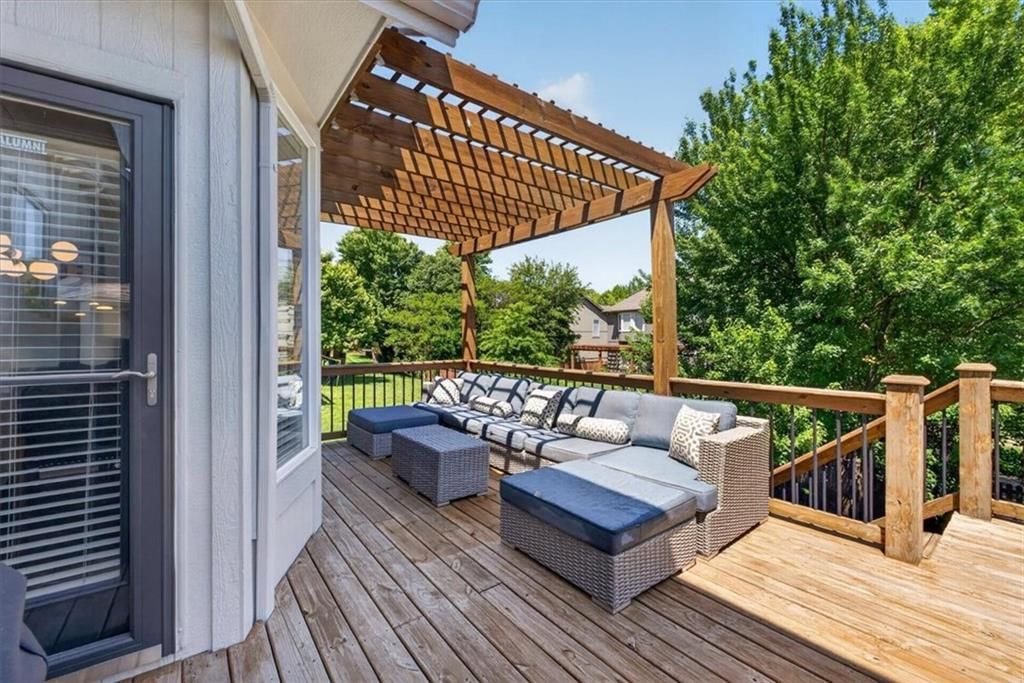 21612 W 100 Terrace — photo 34