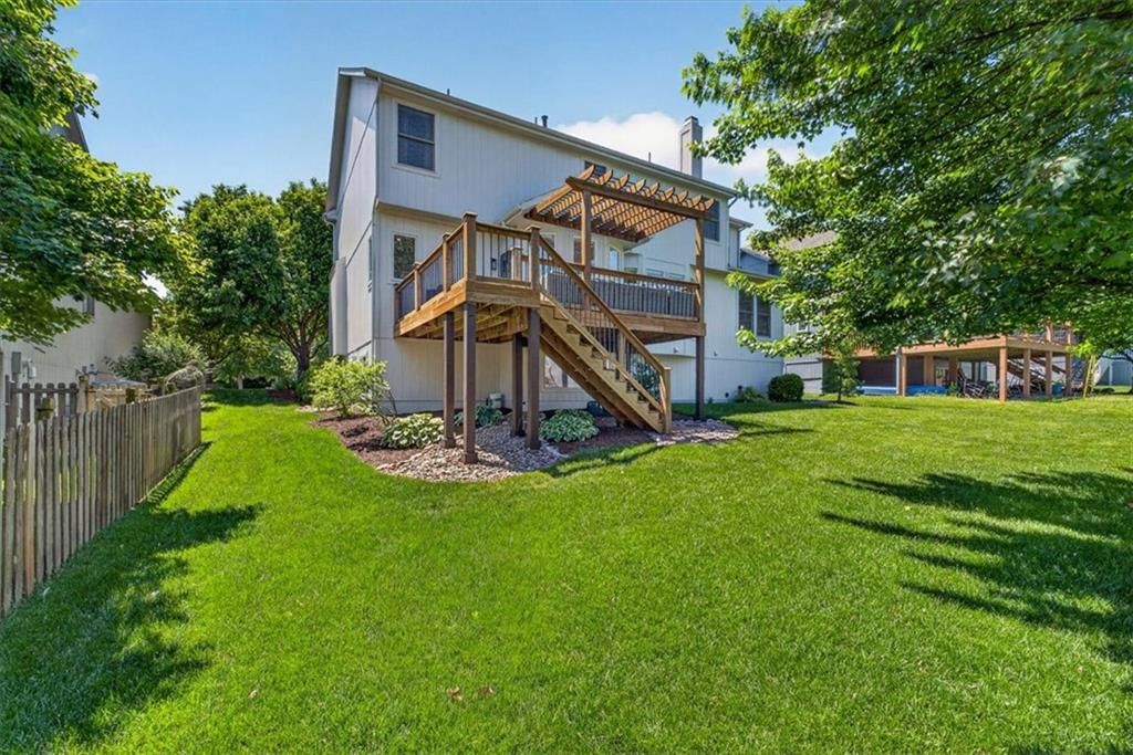 21612 W 100 Terrace — photo 39