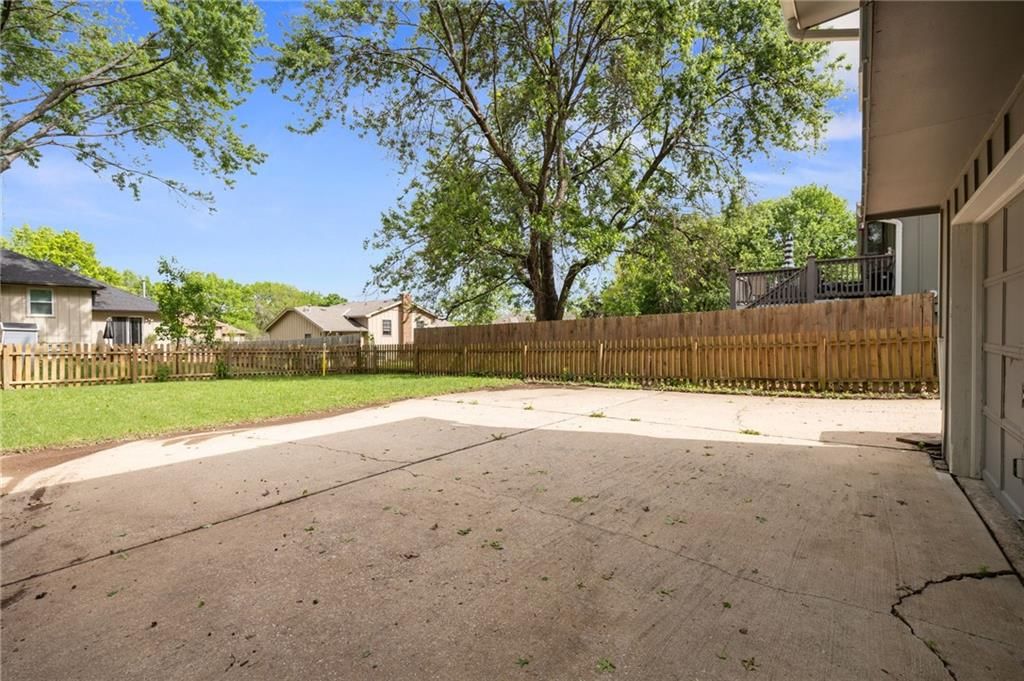 12833 Seminole Drive — photo 31