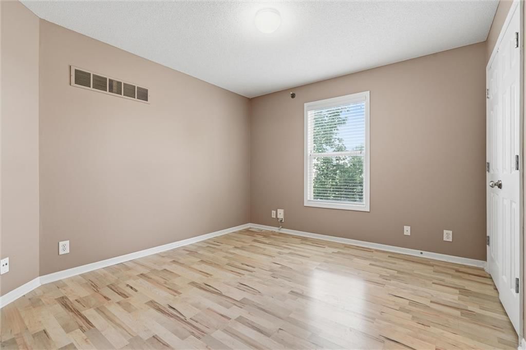 11416 N Madison Avenue — photo 18