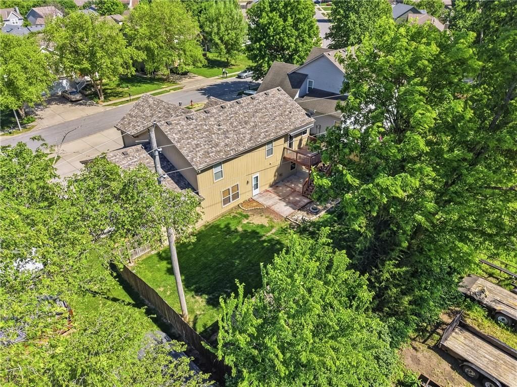 11416 N Madison Avenue — photo 38