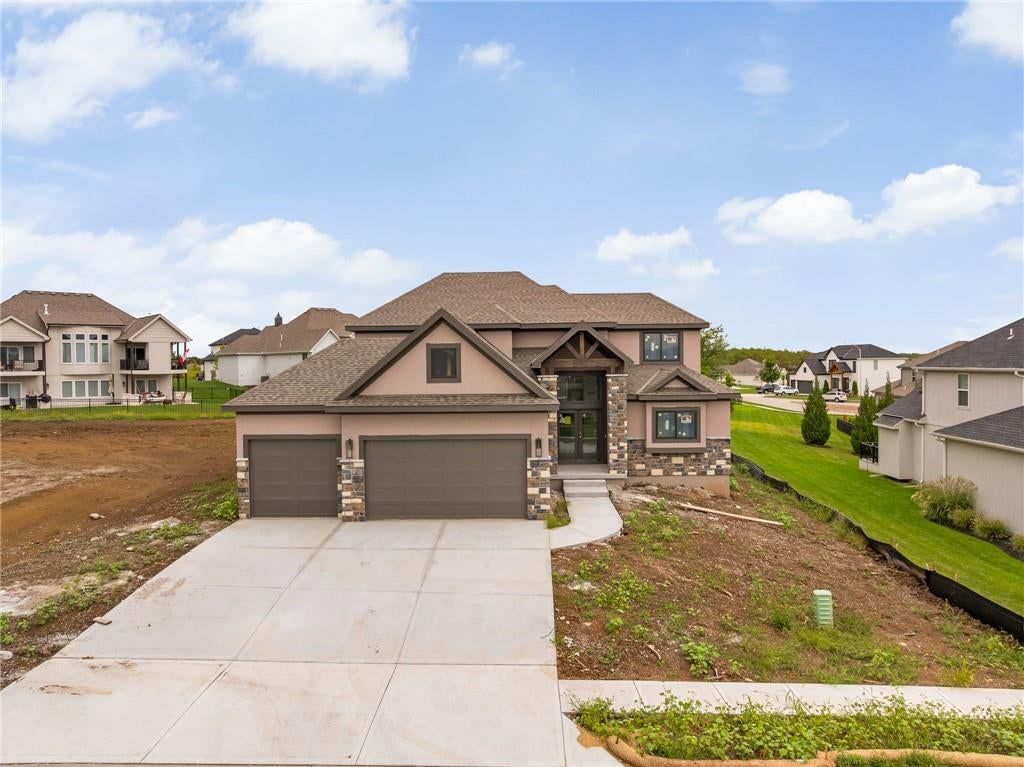 1000 Rannoch Drive, Raymore, MO: listing photo 3