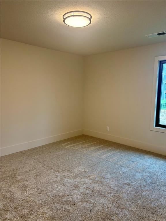 Photo 16 of 24 - 1000 Rannoch Drive, Raymore, MO 64083