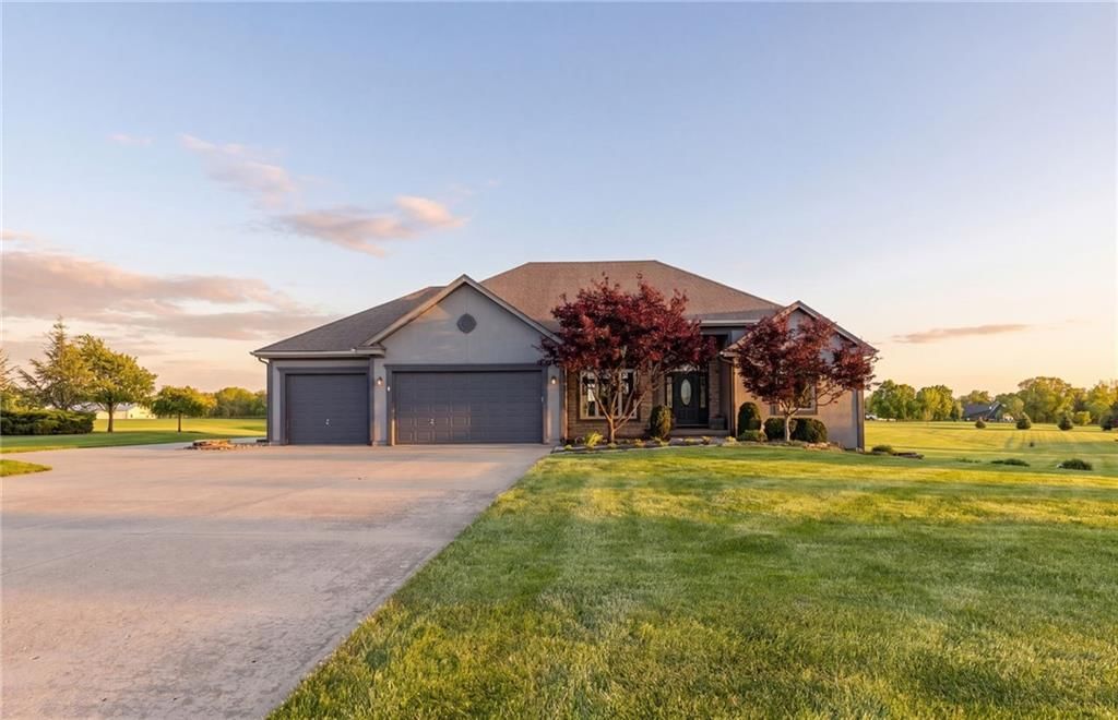 24503 E Woodland Circle — photo 1