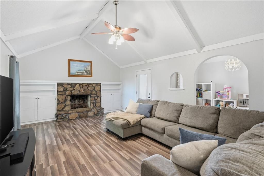 16100 E Cogan Drive — photo 4