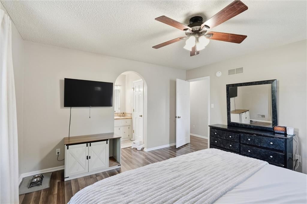 16100 E Cogan Drive — photo 10