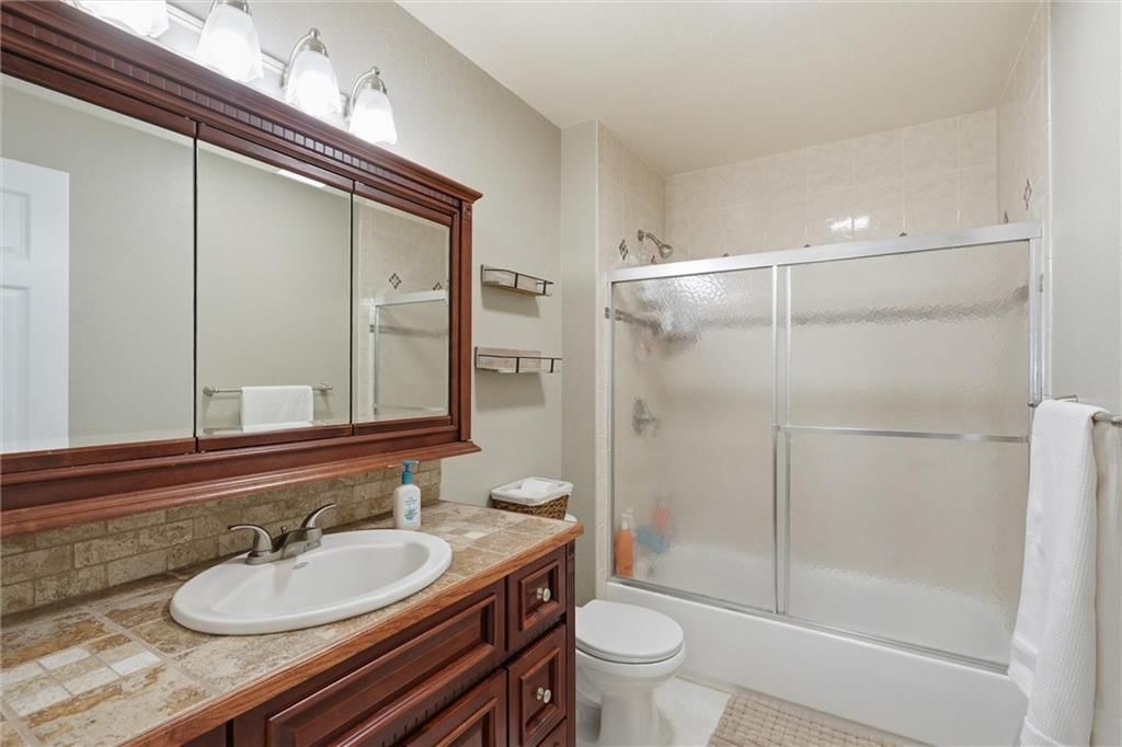 16100 E Cogan Drive — photo 14