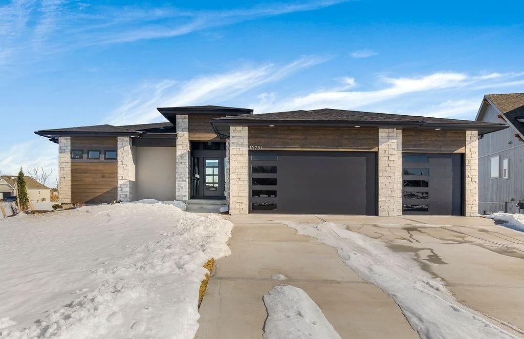 16771 S Twilight Lane, Olathe, KS