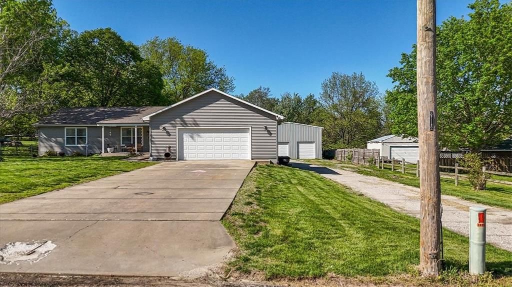 1820 E Morgan Road, Independence, MO