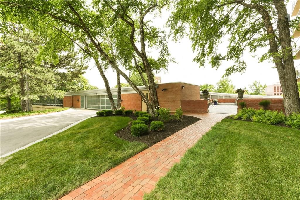 4550 Warwick Boulevard — photo 7