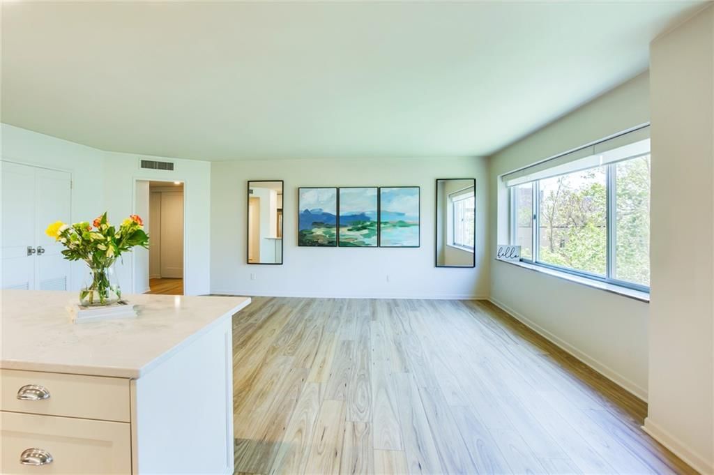 4550 Warwick Boulevard — photo 10