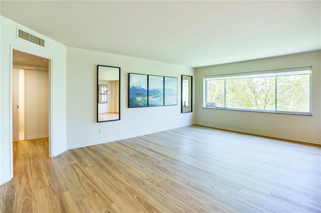 4550 Warwick Boulevard — photo 12