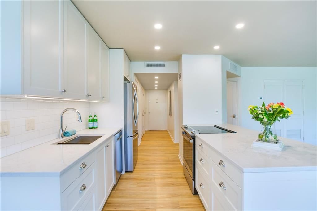 4550 Warwick Boulevard — photo 14