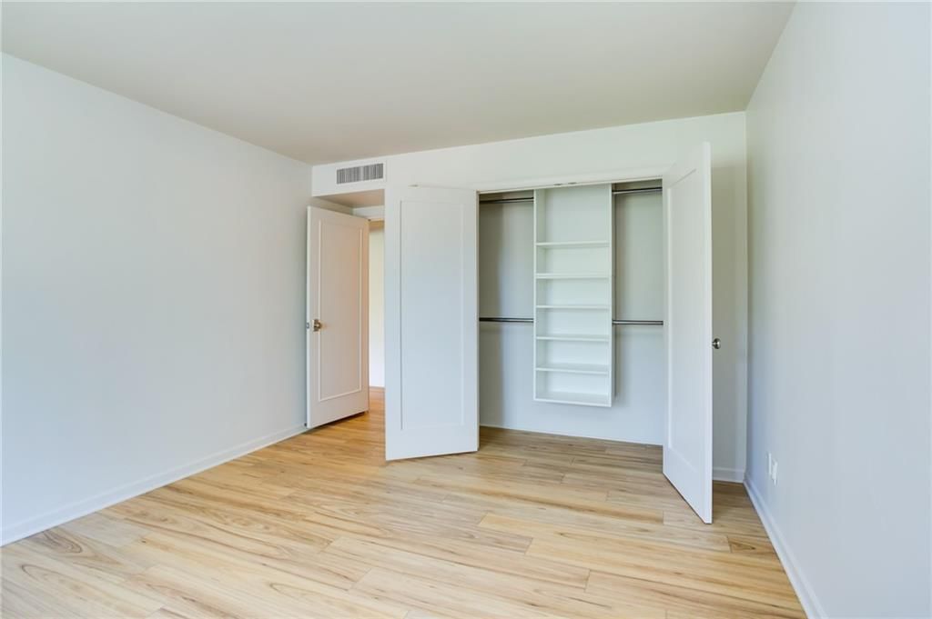 4550 Warwick Boulevard — photo 25