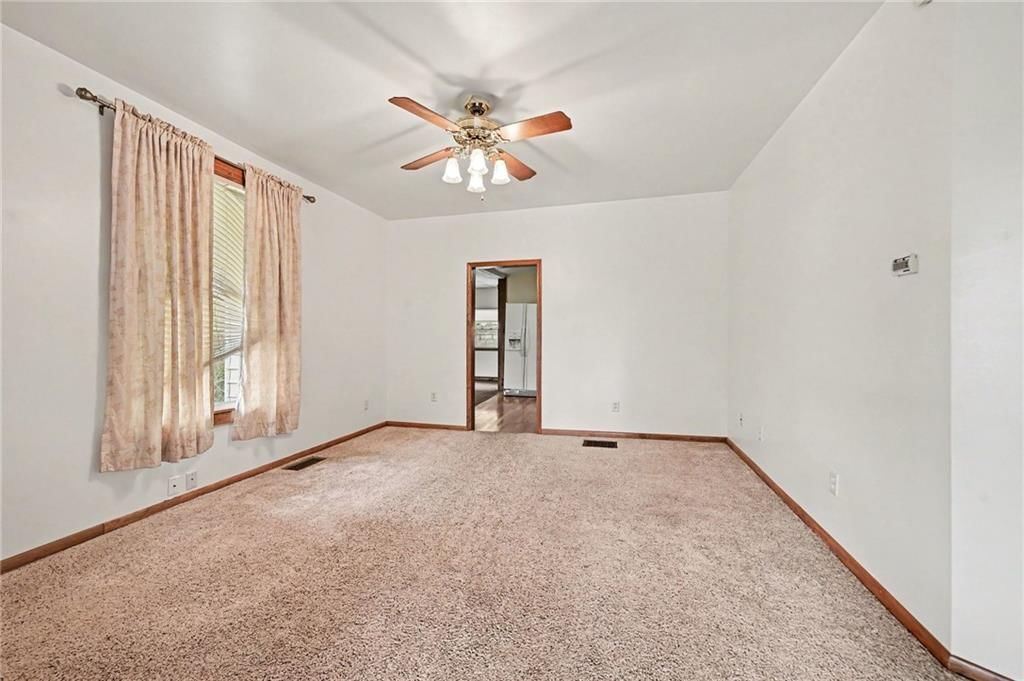 5715 King Hill Avenue — photo 4